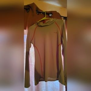 Hooded comlumbia shirt